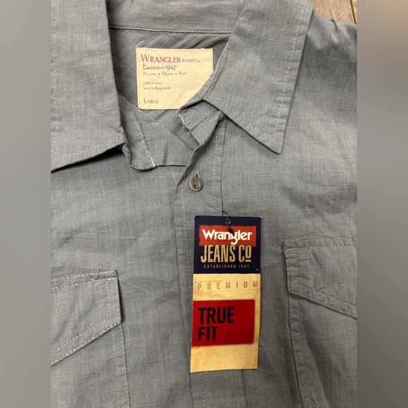 Wrangler Blue Button-Up Shirt - Picture 2 of 2